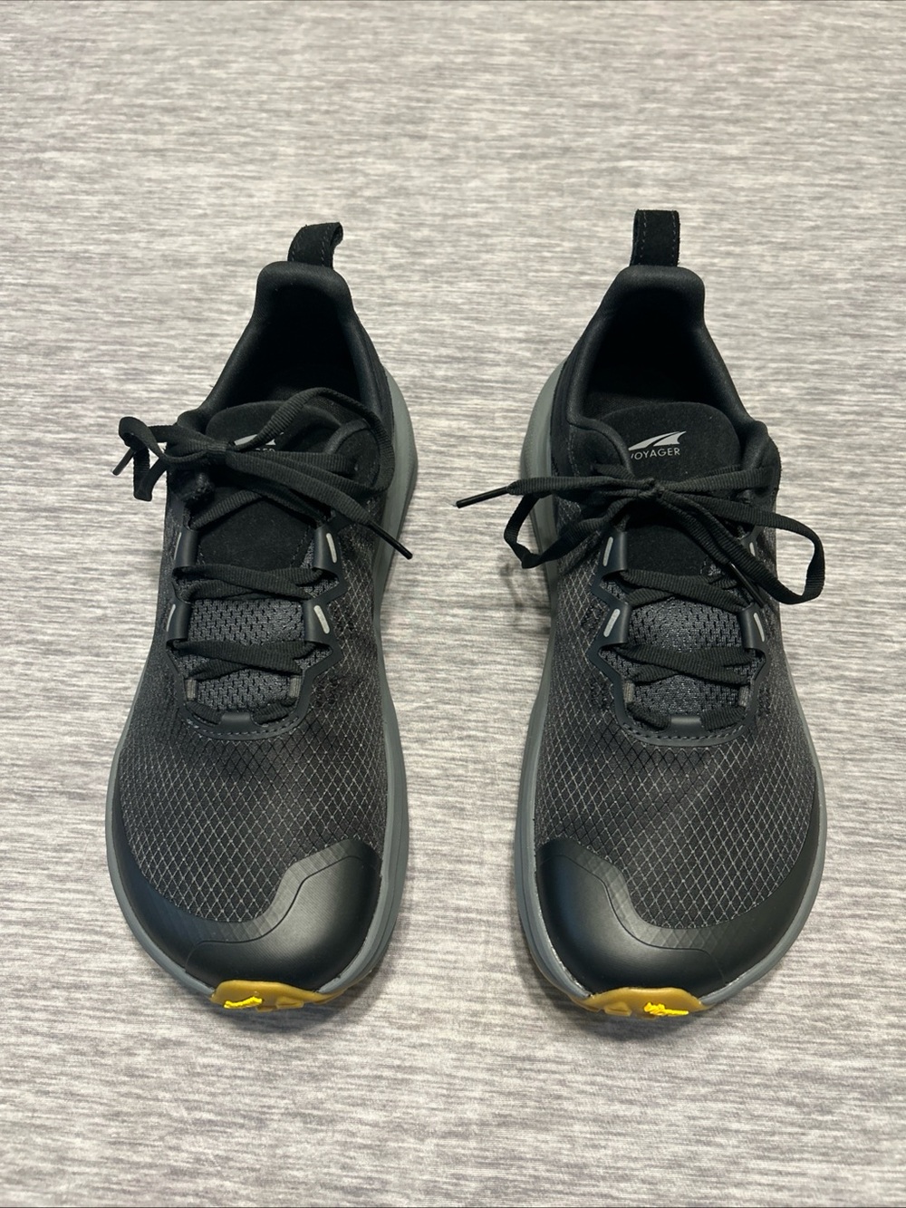 Altra Voyager Men's Athletic All Day Shoe Size 9 Black/Grey